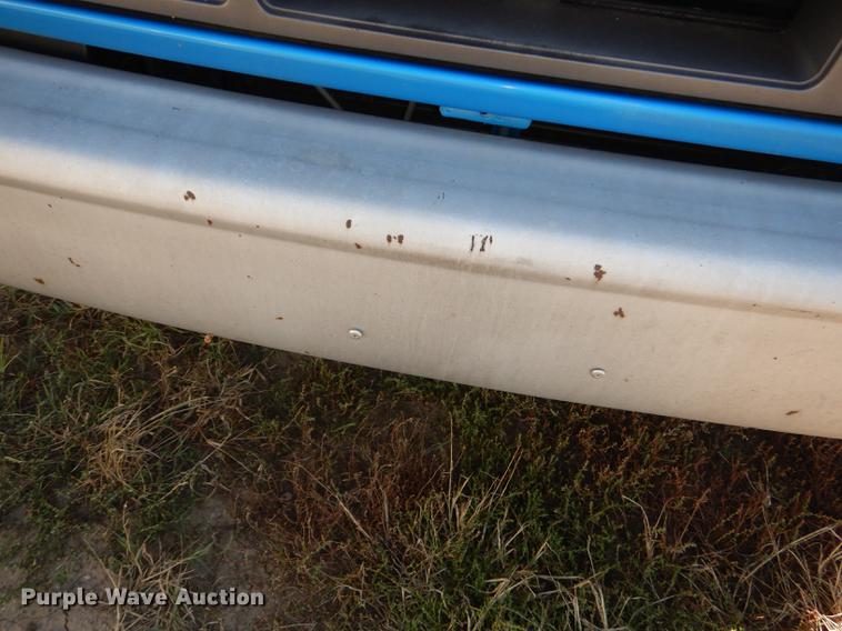 image for item DF1915 1995 Ford F150 pickup truck