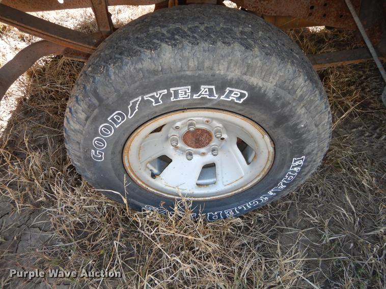 image for item DF1915 1995 Ford F150 pickup truck