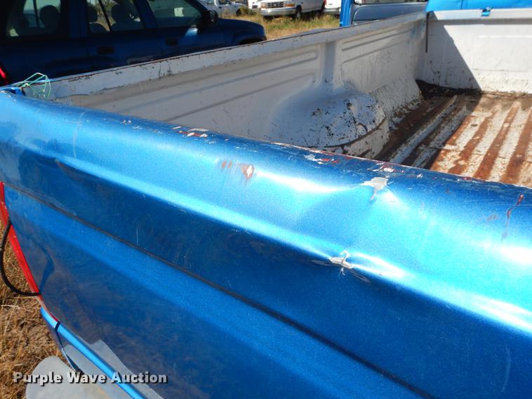 image for item DF1915 1995 Ford F150 pickup truck