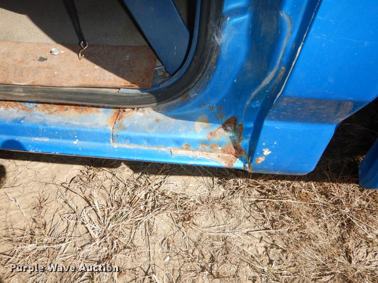 image for item DF1915 1995 Ford F150 pickup truck