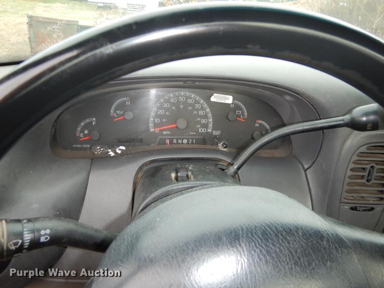 image for item DF1916 1999 Ford F150 pickup truck