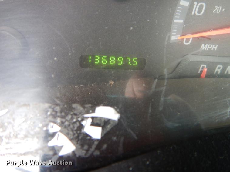 image for item DF1916 1999 Ford F150 pickup truck