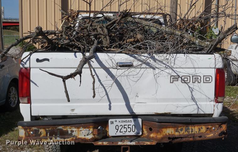 image for item DF1921 1997 Ford F250 HD pickup truck