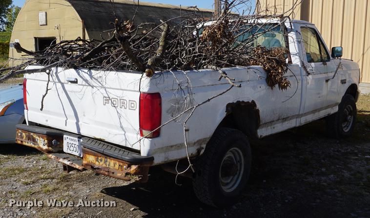 image for item DF1921 1997 Ford F250 HD pickup truck