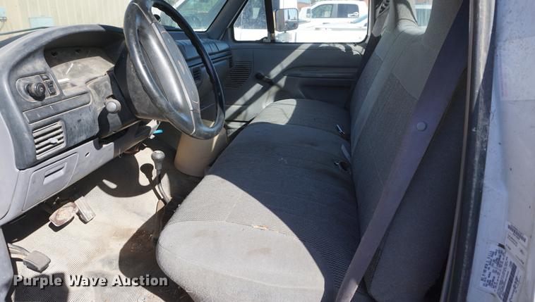 image for item DF1921 1997 Ford F250 HD pickup truck