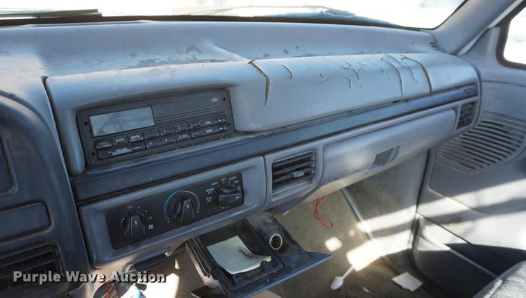 image for item DF1921 1997 Ford F250 HD pickup truck