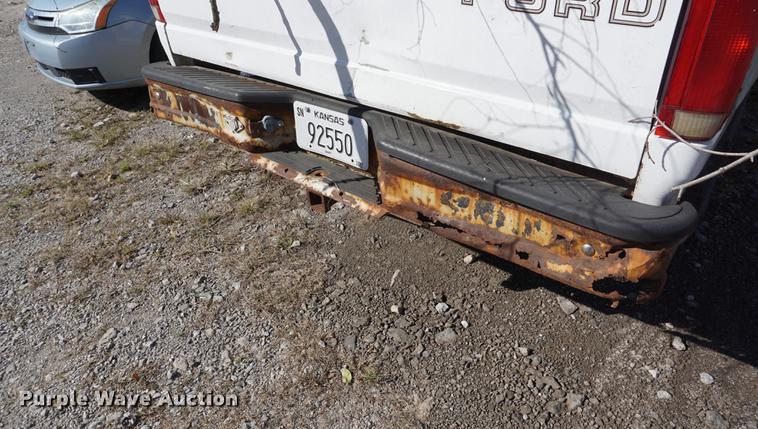 image for item DF1921 1997 Ford F250 HD pickup truck