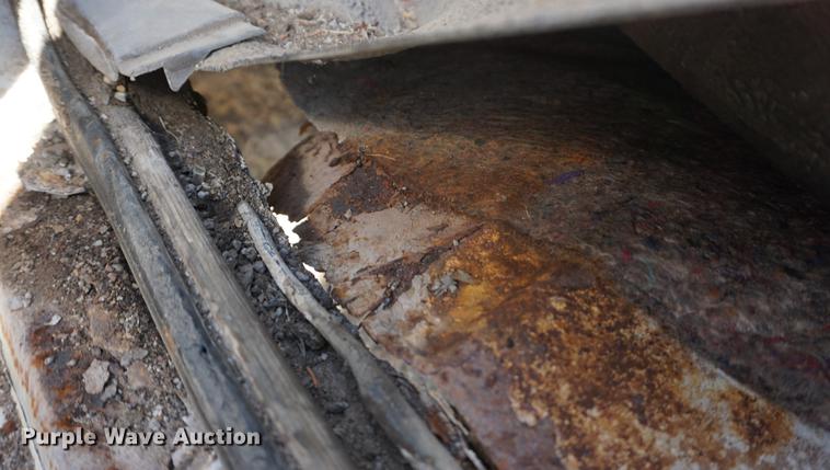 image for item DF1921 1997 Ford F250 HD pickup truck