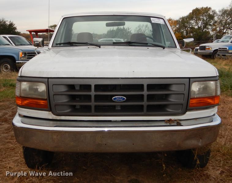 image for item DF1926 1996 Ford F250 XL pickup truck
