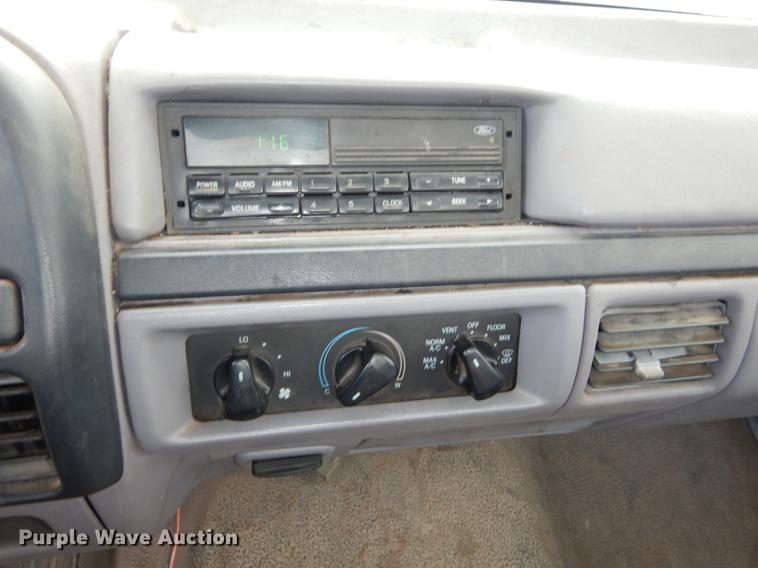 image for item DF1926 1996 Ford F250 XL pickup truck