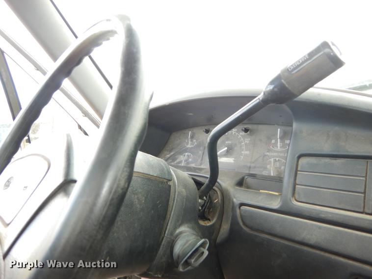 image for item DF1926 1996 Ford F250 XL pickup truck