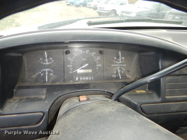 image for item DF1926 1996 Ford F250 XL pickup truck