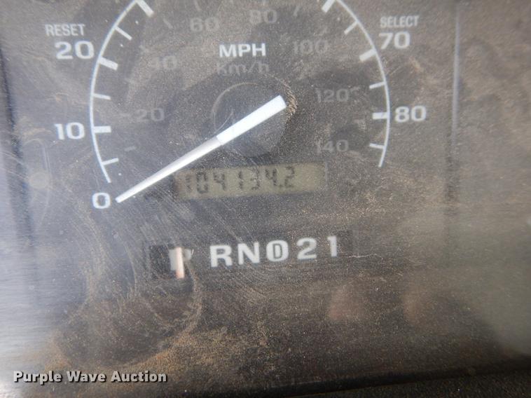 image for item DF1926 1996 Ford F250 XL pickup truck