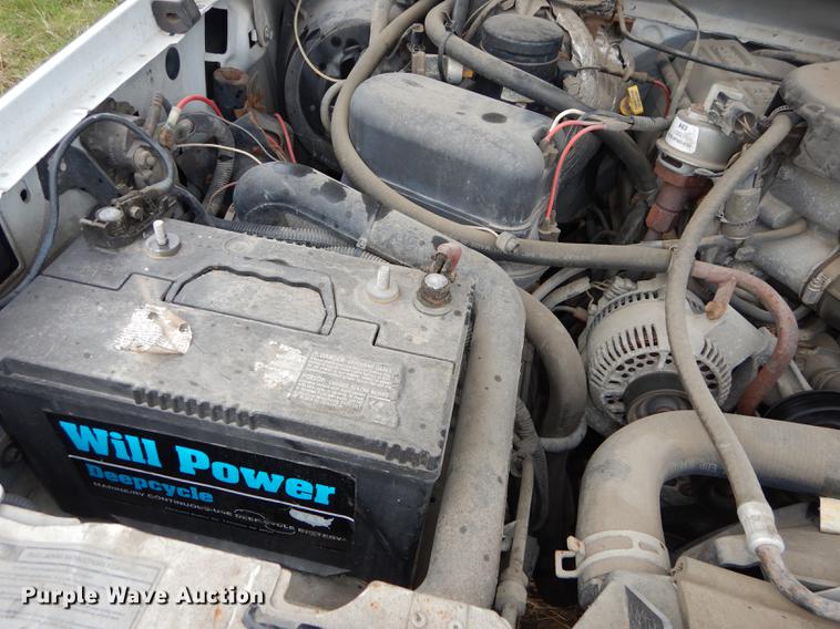 image for item DF1926 1996 Ford F250 XL pickup truck