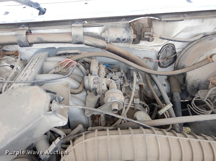 image for item DF1926 1996 Ford F250 XL pickup truck