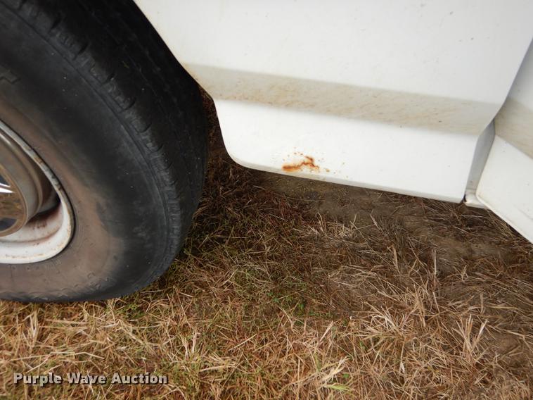 image for item DF1926 1996 Ford F250 XL pickup truck