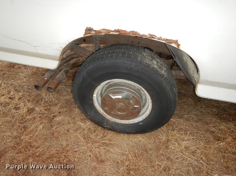 image for item DF1926 1996 Ford F250 XL pickup truck