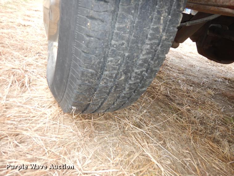 image for item DF1926 1996 Ford F250 XL pickup truck