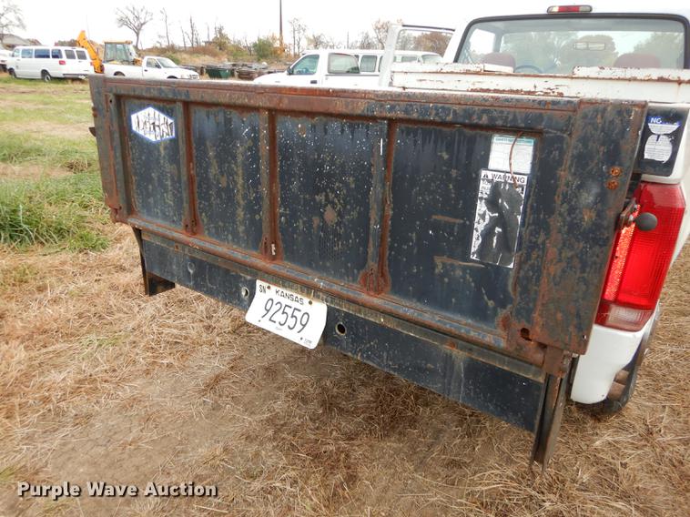 image for item DF1926 1996 Ford F250 XL pickup truck