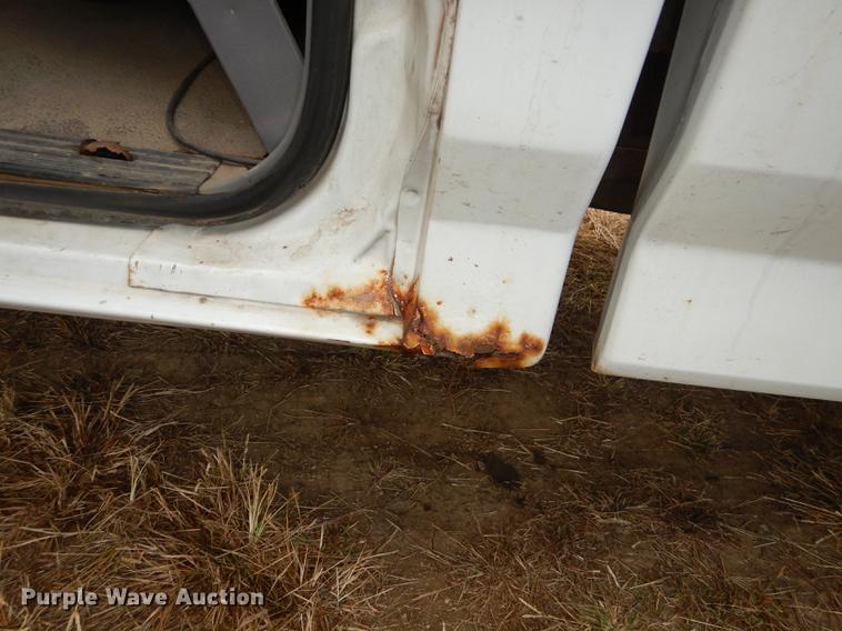 image for item DF1926 1996 Ford F250 XL pickup truck