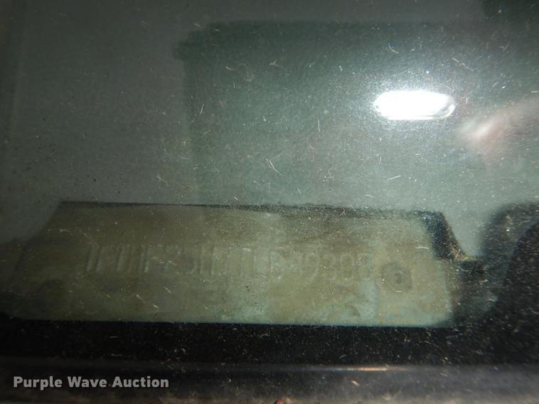 image for item DF1926 1996 Ford F250 XL pickup truck