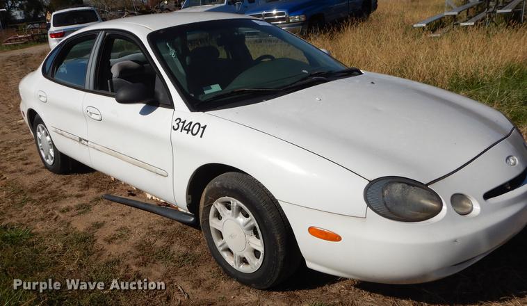 image for item DF1927 1996 Ford Taurus