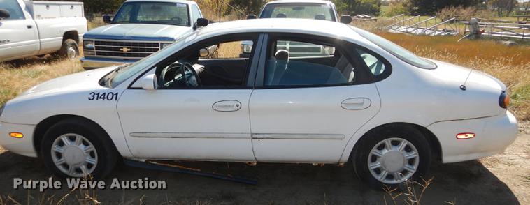 image for item DF1927 1996 Ford Taurus