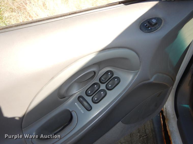 image for item DF1927 1996 Ford Taurus