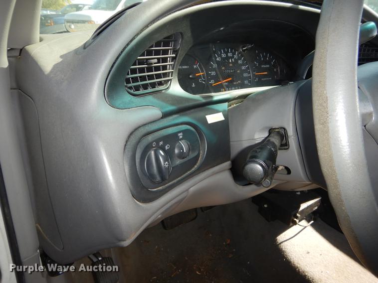 image for item DF1927 1996 Ford Taurus