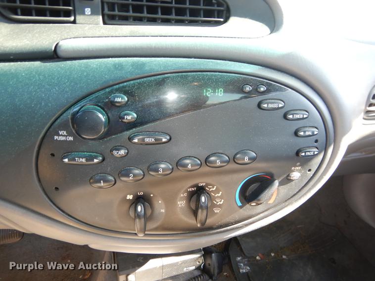 image for item DF1927 1996 Ford Taurus