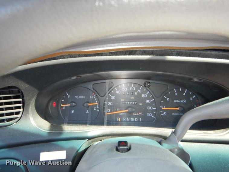 image for item DF1927 1996 Ford Taurus