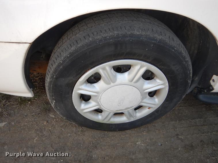 image for item DF1927 1996 Ford Taurus