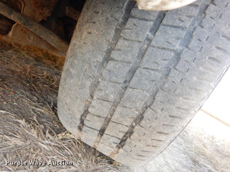 image for item DF1927 1996 Ford Taurus