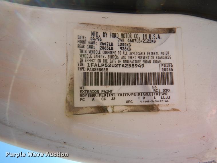 image for item DF1927 1996 Ford Taurus