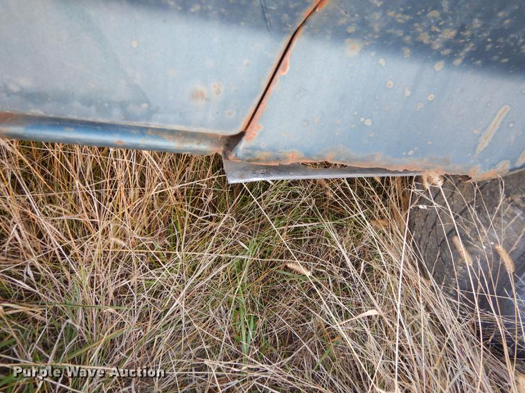 image for item DF1929 1984 Ford F250 flatbed pickup truck