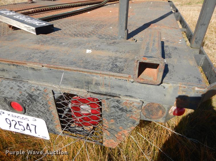 image for item DF1929 1984 Ford F250 flatbed pickup truck