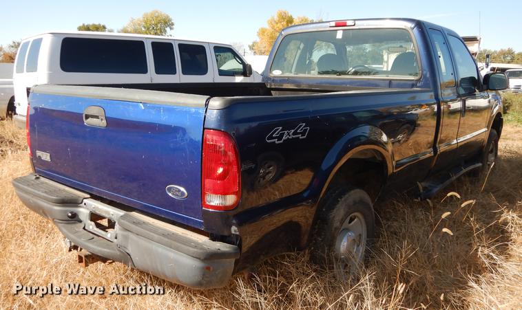 image for item DF1932 2005 Ford F250 Super Duty SuperCab pickup truck