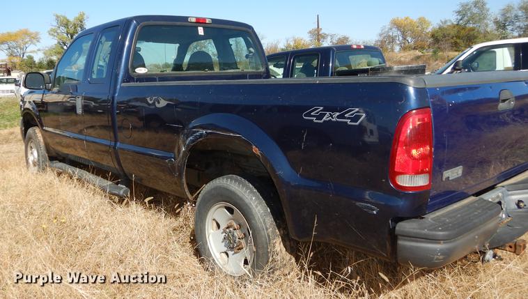 image for item DF1932 2005 Ford F250 Super Duty SuperCab pickup truck