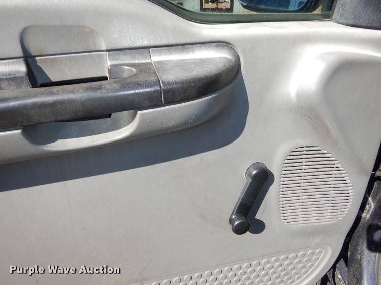 image for item DF1932 2005 Ford F250 Super Duty SuperCab pickup truck
