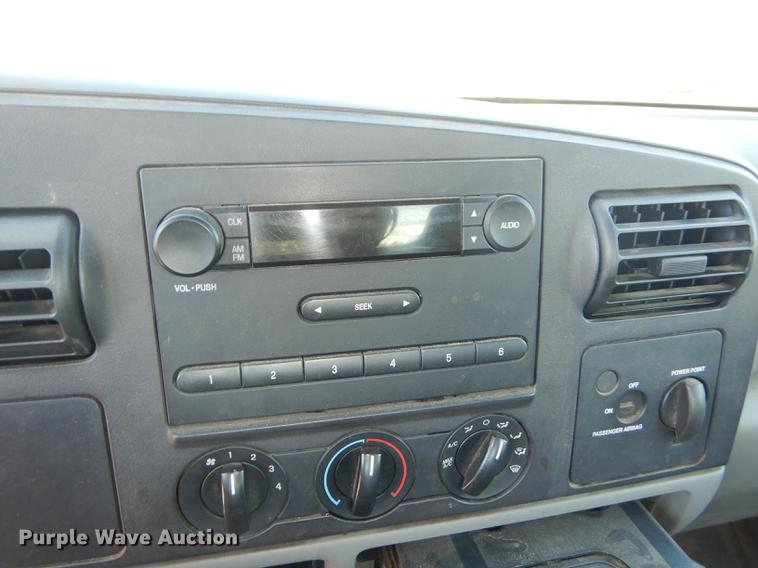 image for item DF1932 2005 Ford F250 Super Duty SuperCab pickup truck