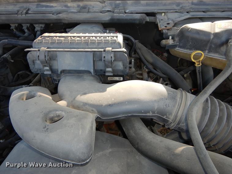 image for item DF1932 2005 Ford F250 Super Duty SuperCab pickup truck