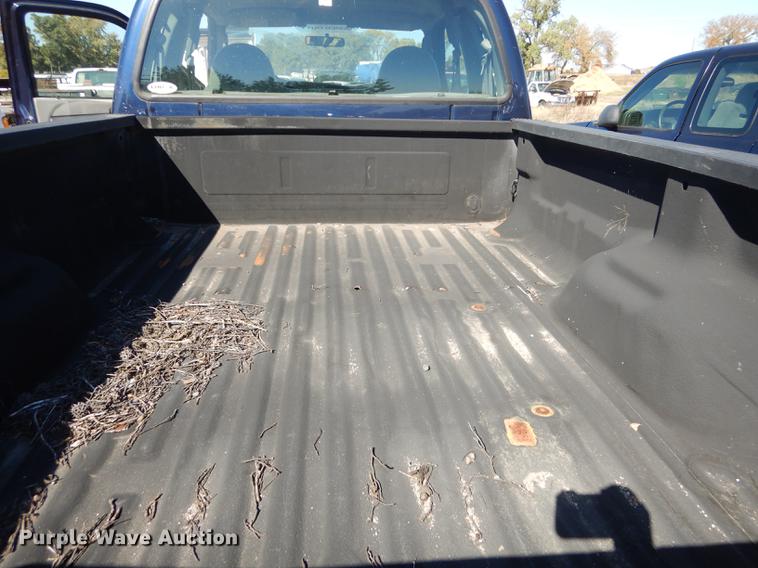 image for item DF1932 2005 Ford F250 Super Duty SuperCab pickup truck
