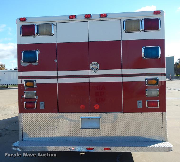 image for item DF1938 1993 International 4700 fire truck