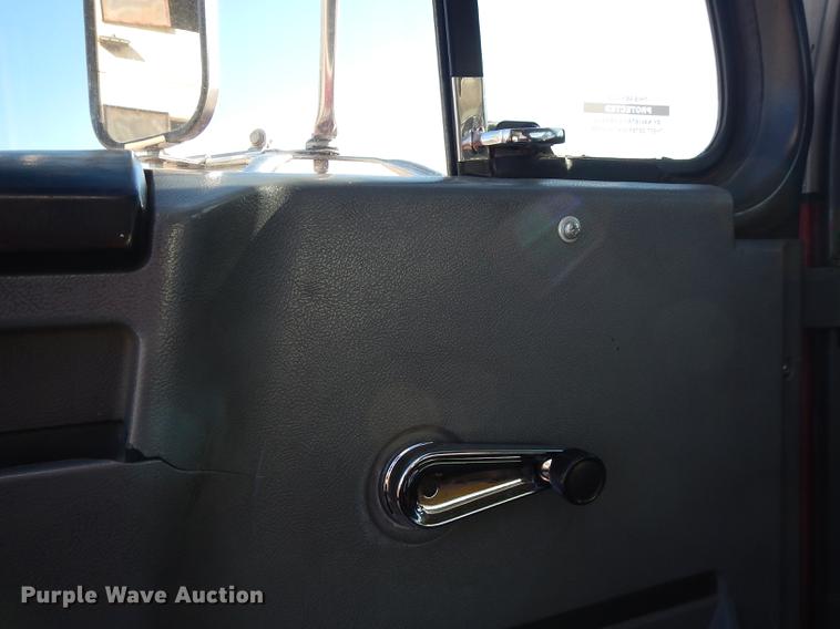 image for item DF1938 1993 International 4700 fire truck