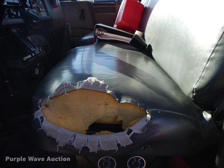 image for item DF1938 1993 International 4700 fire truck