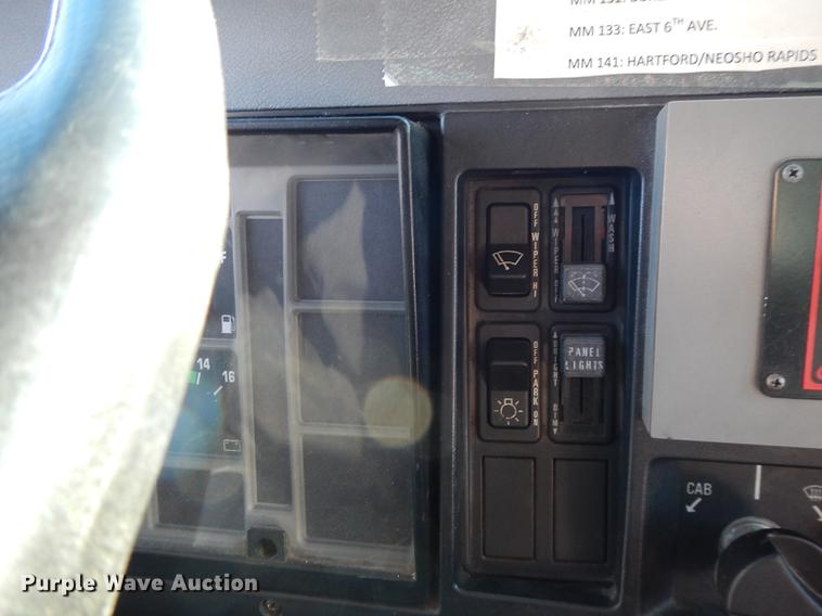 image for item DF1938 1993 International 4700 fire truck