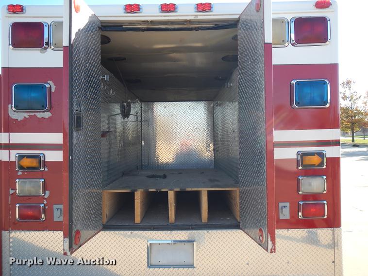 image for item DF1938 1993 International 4700 fire truck