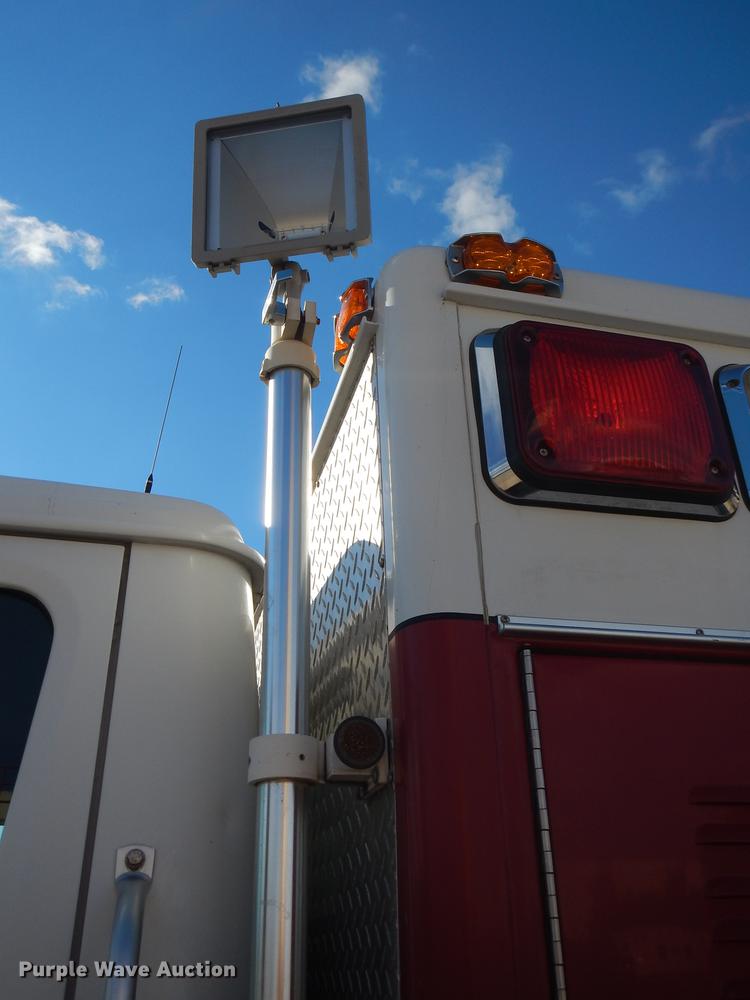 image for item DF1938 1993 International 4700 fire truck