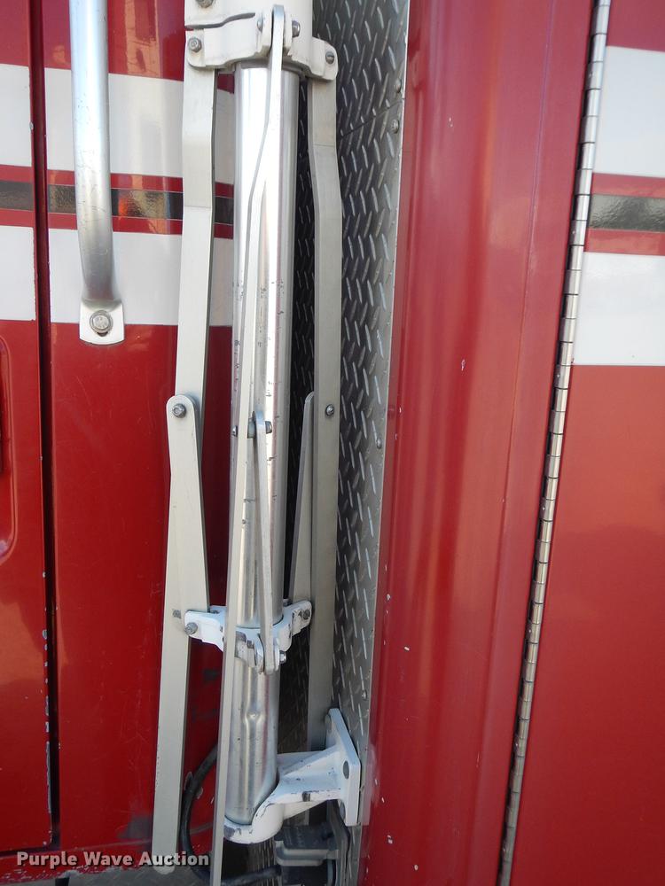 image for item DF1938 1993 International 4700 fire truck