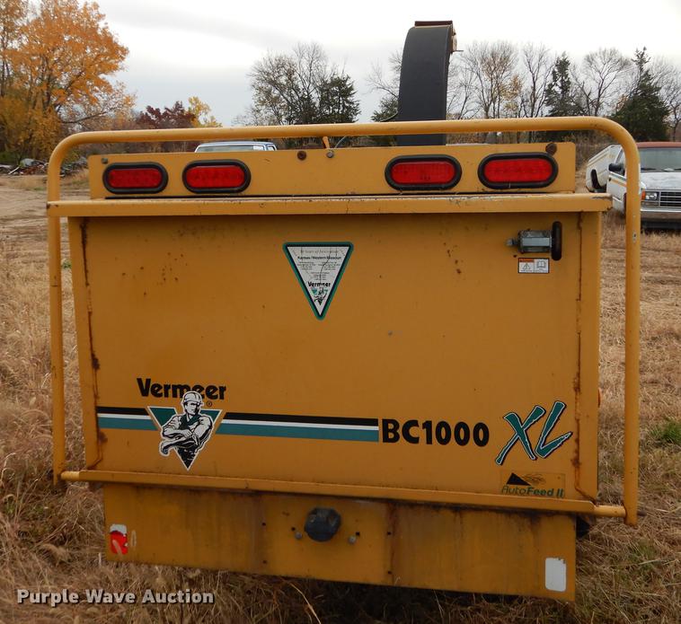 image for item DF1986 2003 Vermeer BC1000XC wood chipper